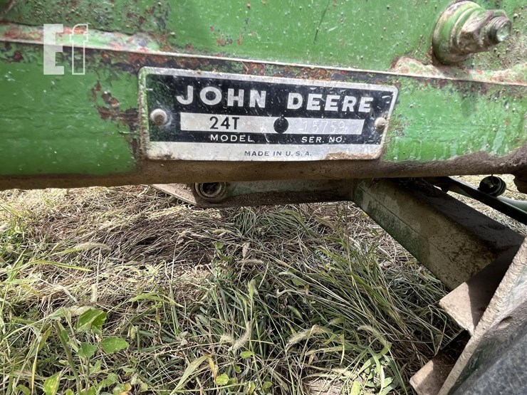 john-deere-24t-image-13