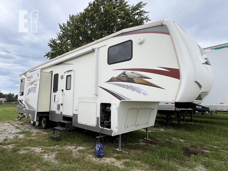 2008-keystone-rv-co-raptor-3712ts-image-24