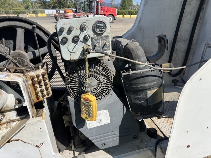 2005-schwing-p88-towable-concrete-pump-image-18