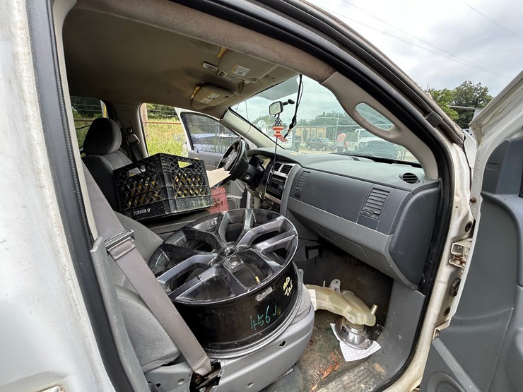 2005-dodge-durango-image-17