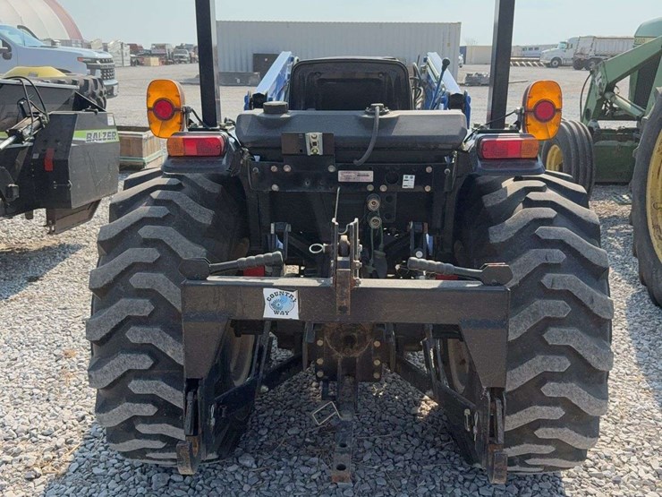 2014-new-holland-workmaster-40-image-4