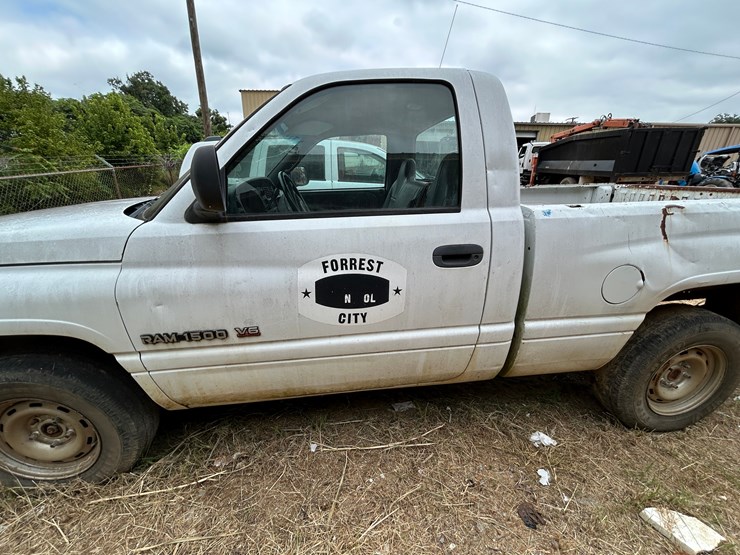 2001-dodge-ram-1500-image-11