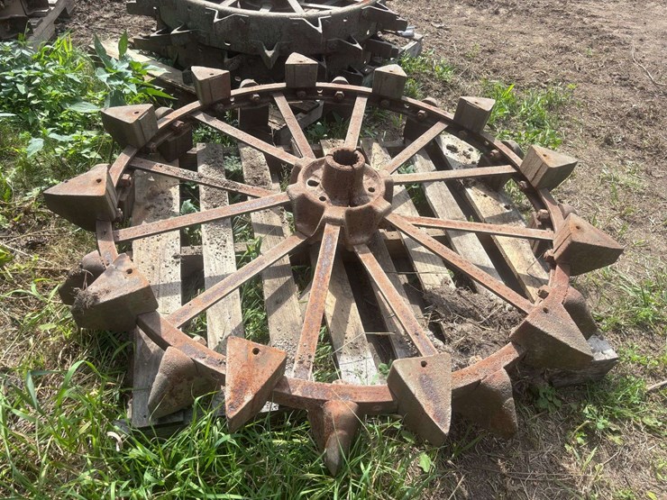 50"-john-deere-skeleton-wheel-image-3
