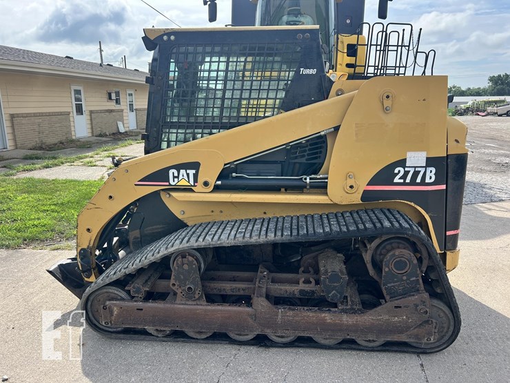 2004-caterpillar-277b-image-2