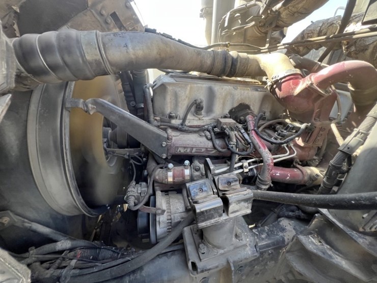 2011-mack-leu612-image-35