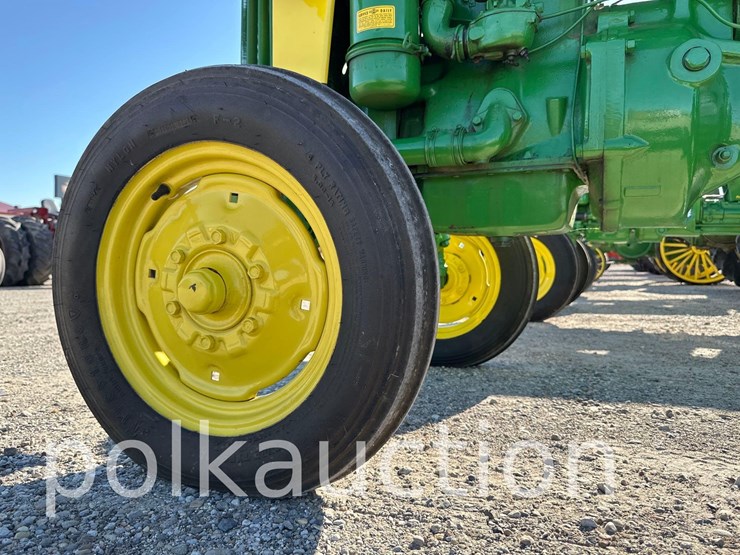 john-deere-330-image-16