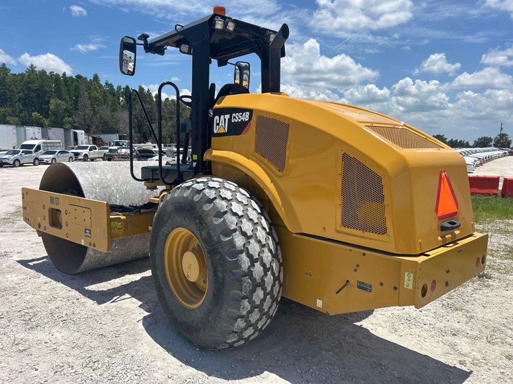2018-caterpillar-cs54b-image-4