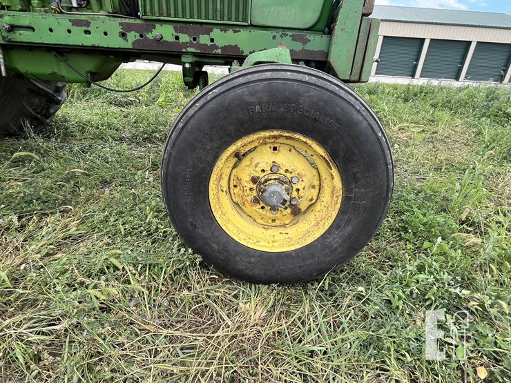 john-deere-3020-image-11
