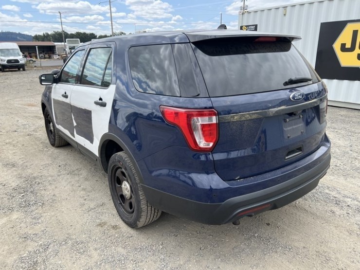 2017-ford-explorer-image-6