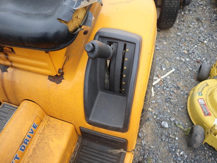 cub-cadet-riding-mower-image-13