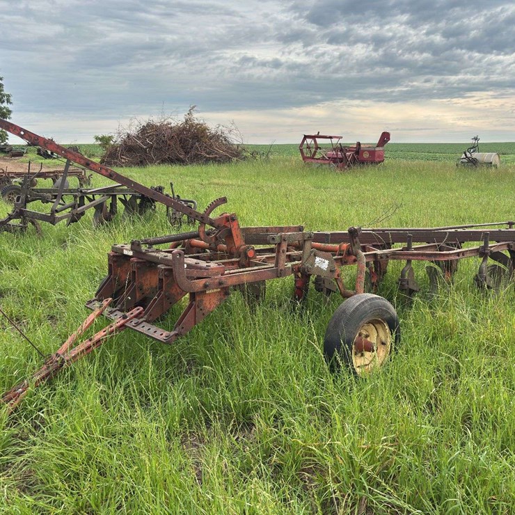 JI Case 5 Bottom 14" Pull Type Plow