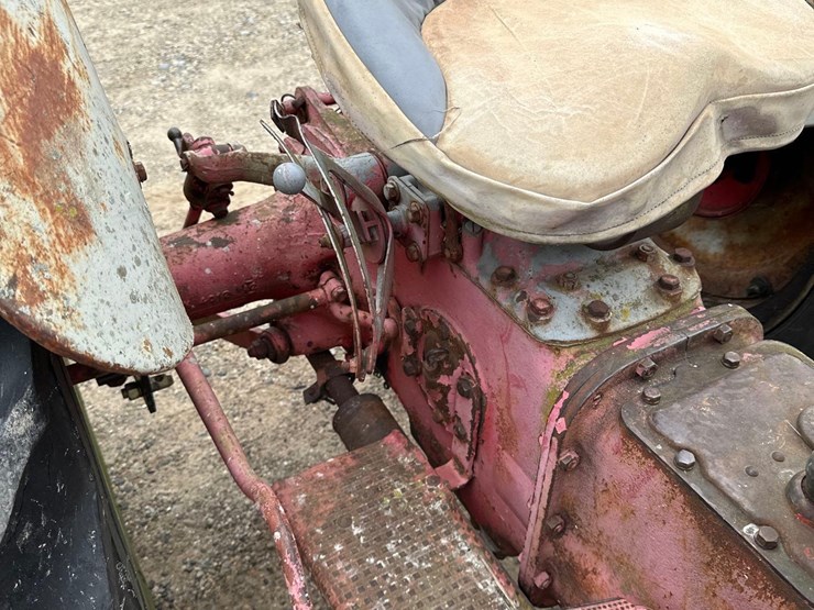 2038-ford-9n-image-11