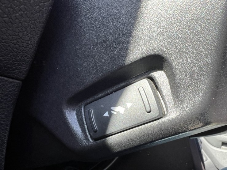 2018-ford-explorer-image-32