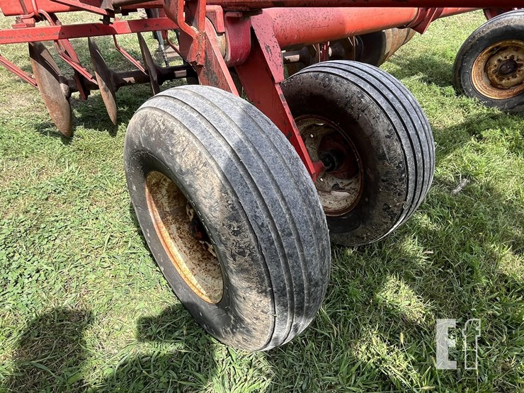 massey-ferguson-820-image-6