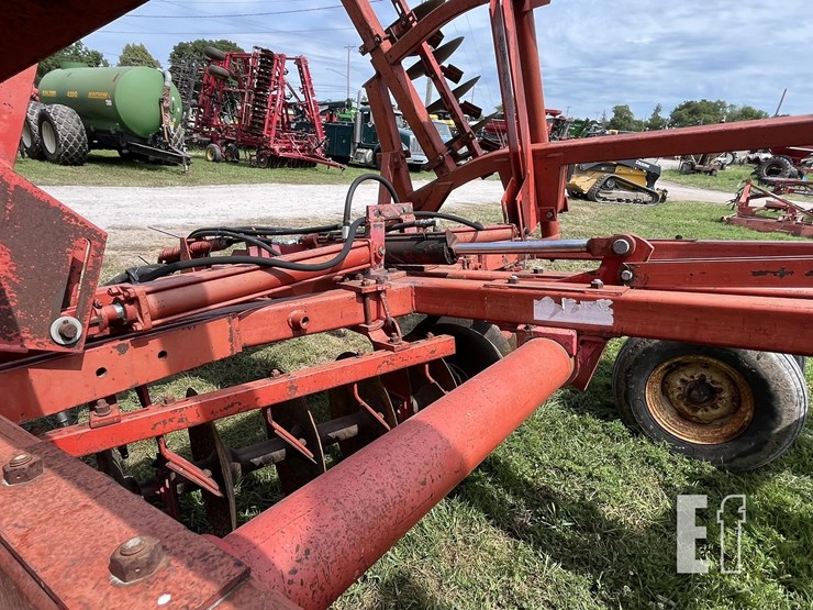 massey-ferguson-820-image-7