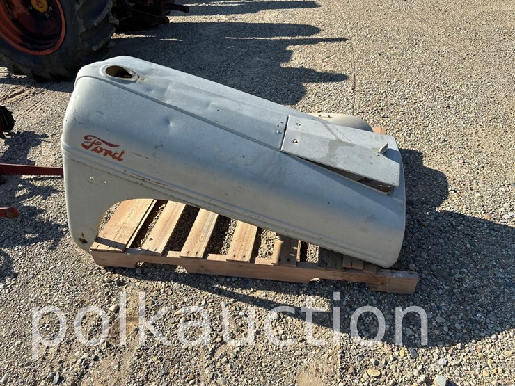 2105-ford-8n-image-10