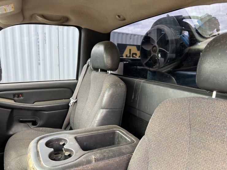 2002-chevrolet-silverado-image-12