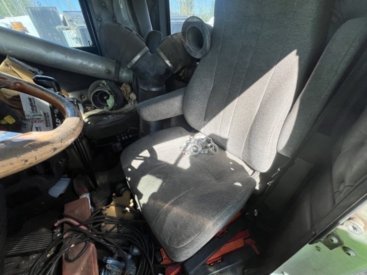 kenworth-w900-image-11