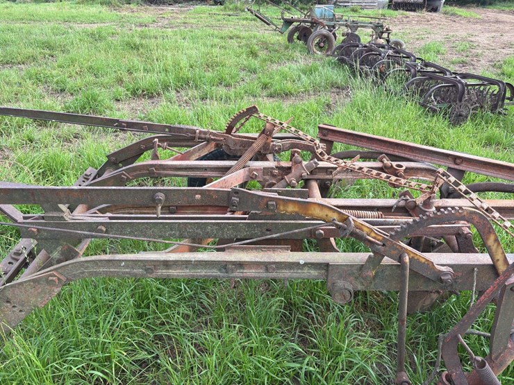 moline-5-bottom-14”-pull-type-plow-image-26