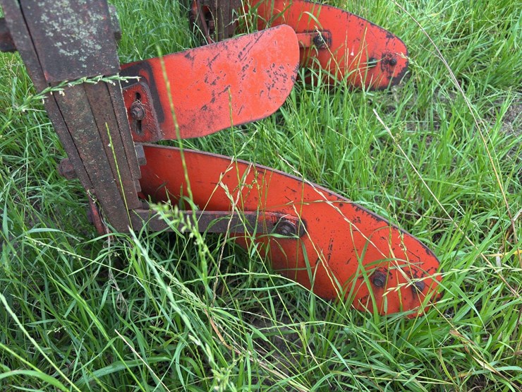 ji-case-5-bottom-14"-pull-type-plow-image-38