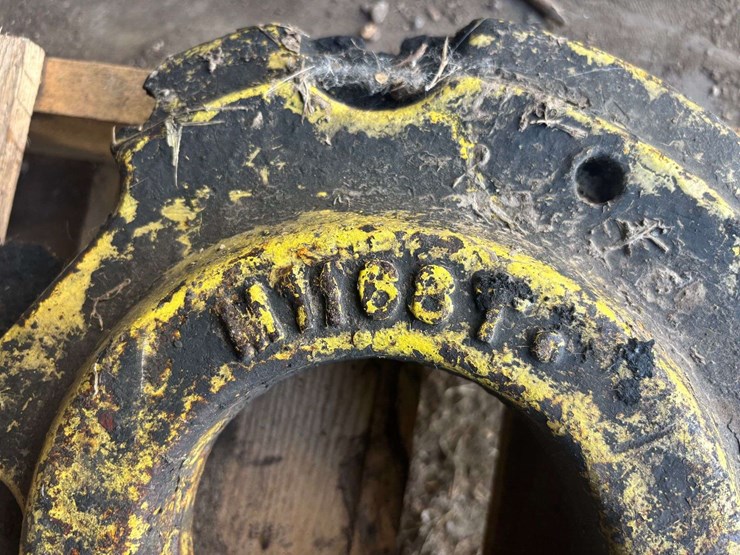 (1)-minneapolis-moline-front-wheel-weight-image-2
