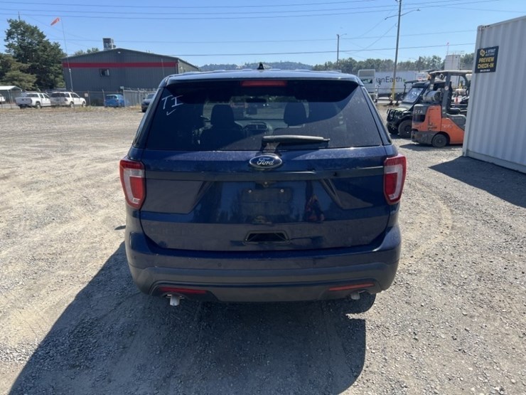 2016-ford-explorer-image-5