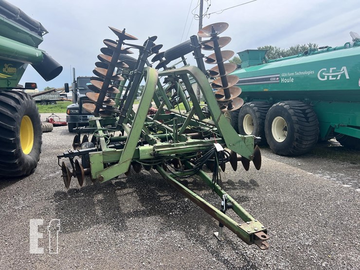 john-deere-230-image-1
