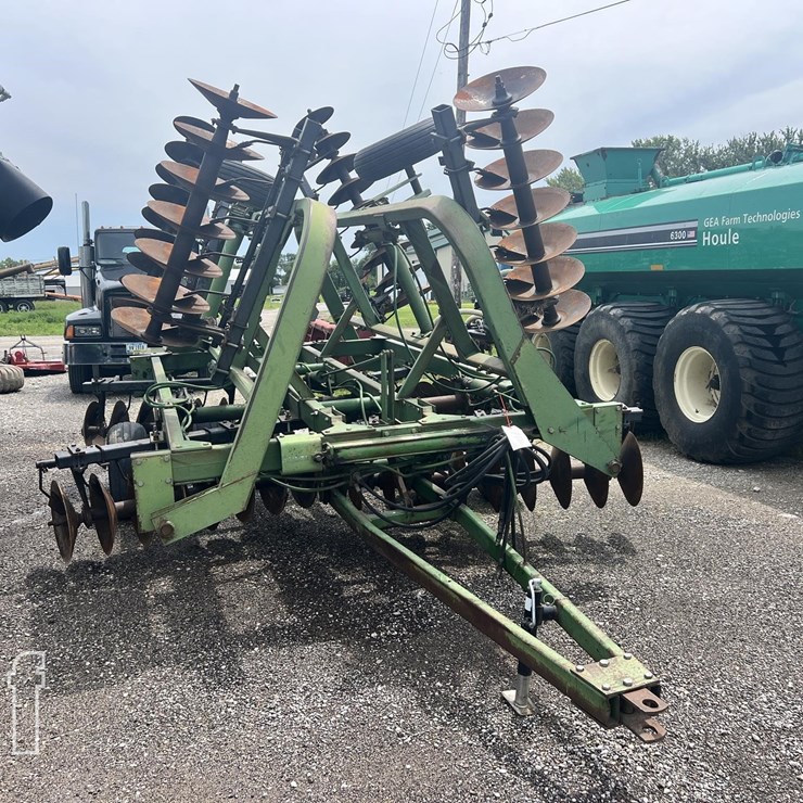 JOHN DEERE 230