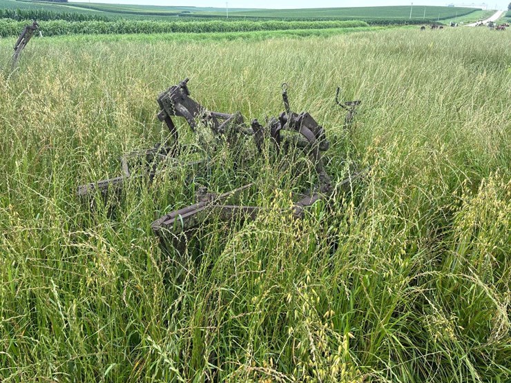 2-bottom-14”-two-way-plow-image-5