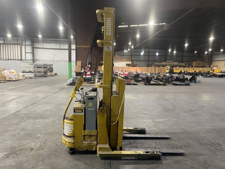 1981-clark-sp30-electric-high-lift-pallet-jack-image-3