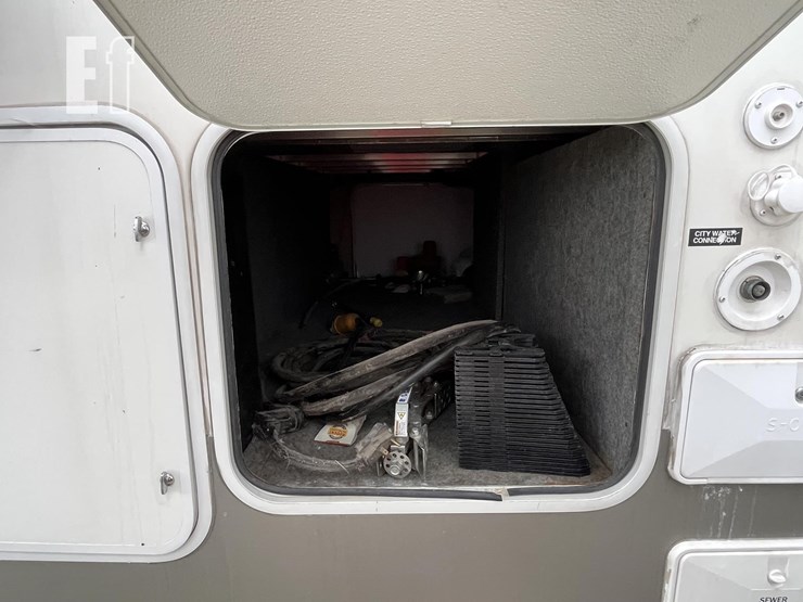 2008-keystone-rv-co-raptor-3712ts-image-5