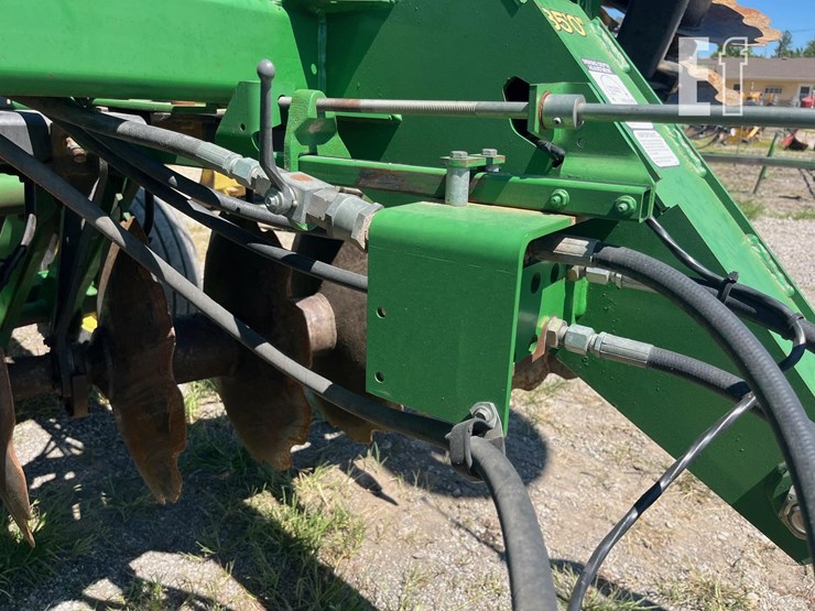 2008-john-deere-637-image-16