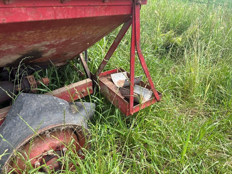massey-harris-clipper-combine-image-17