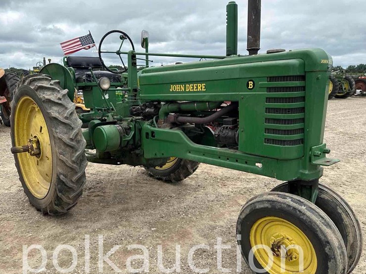 1981-john-deere-b-image-1