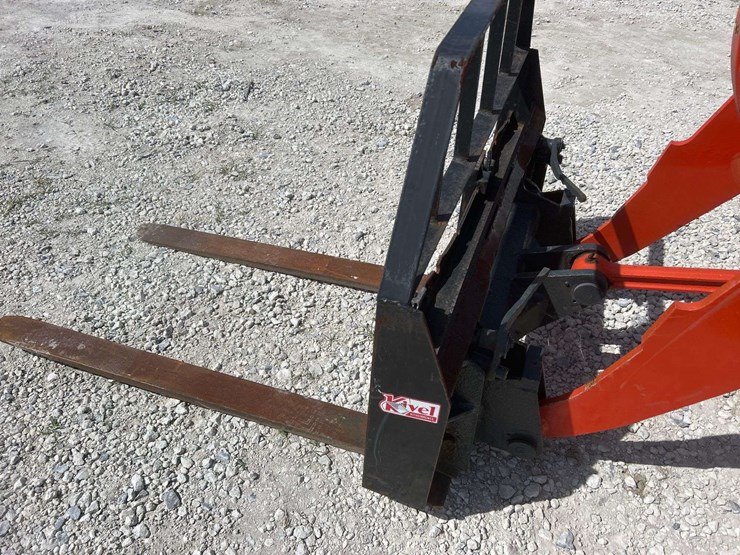 2011-kubota-r520s-image-13