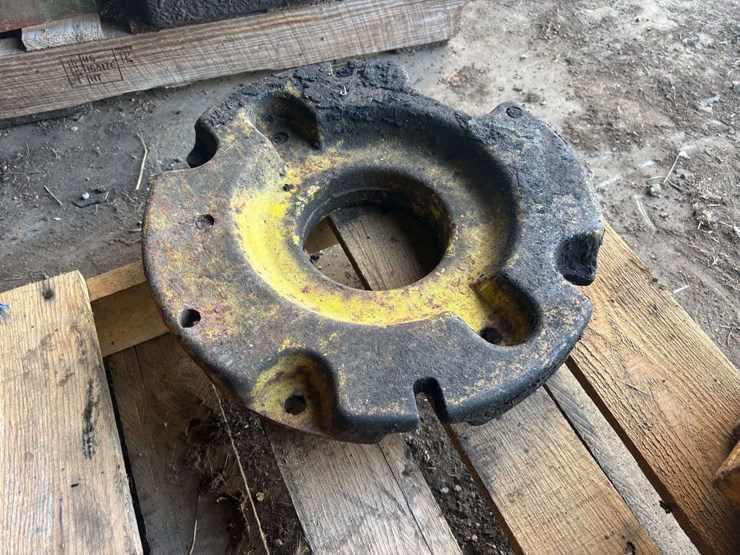 (1)-minneapolis-moline-front-wheel-weight-image-3