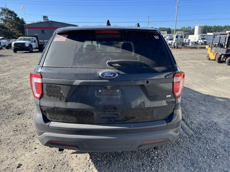 2018-ford-explorer-image-5
