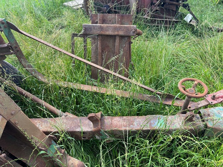 john-deere-side-chute-baler-image-19