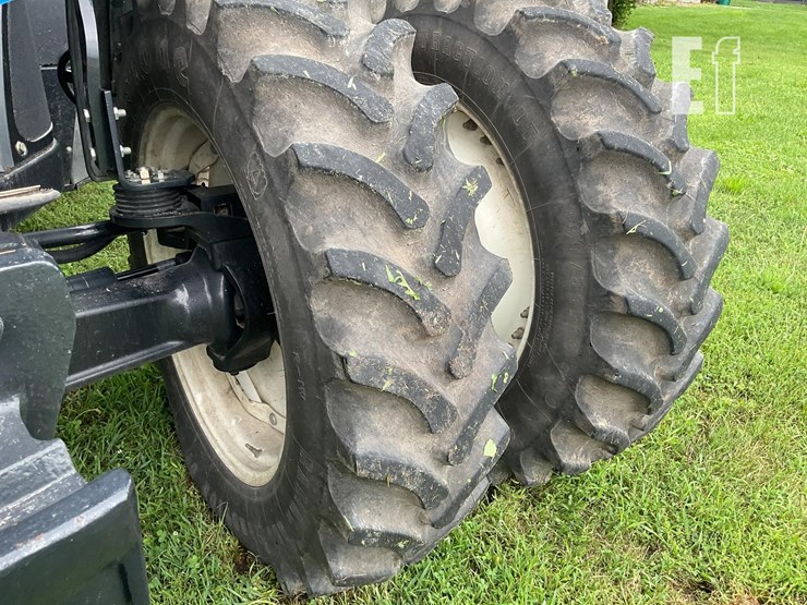 2013-new-holland-t8.330-image-55