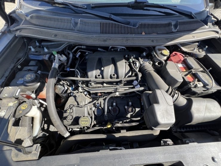 2018-ford-explorer-image-16