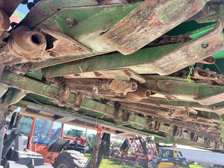 new-holland-cr9060-image-23