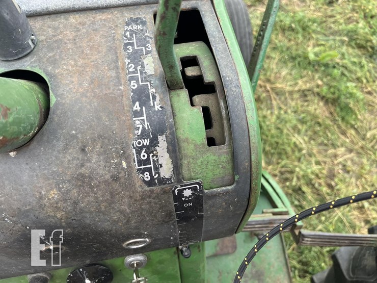 john-deere-3020-image-22