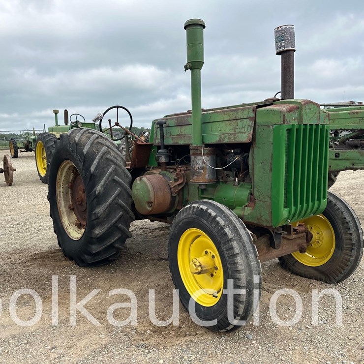 JOHN DEERE D