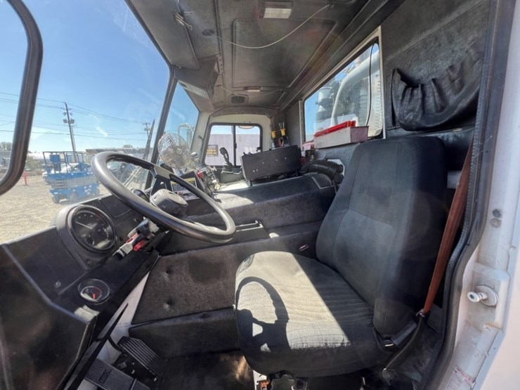 2011-mack-leu612-image-20
