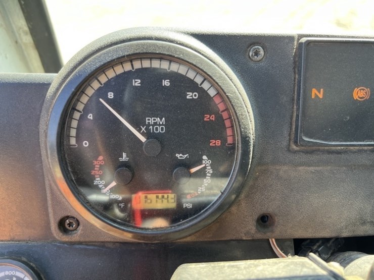 2011-mack-leu612-image-25