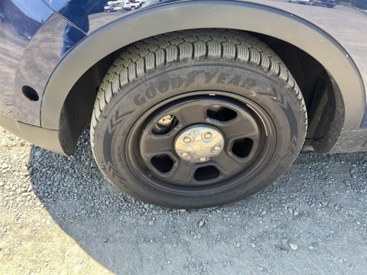 2016-ford-explorer-image-9