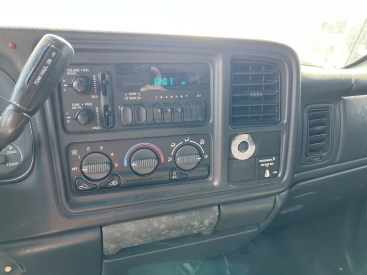 2002-chevrolet-silverado-image-32