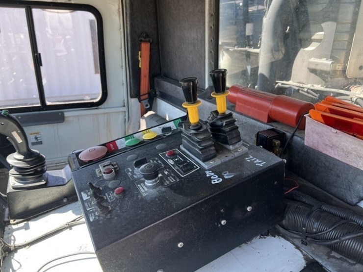 2011-mack-leu612-image-29