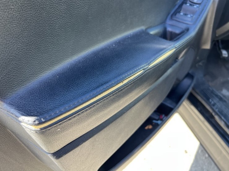 2018-ford-explorer-image-29