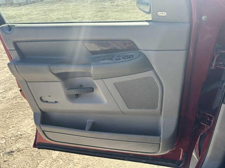 2009-dodge-ram-3500-image-19
